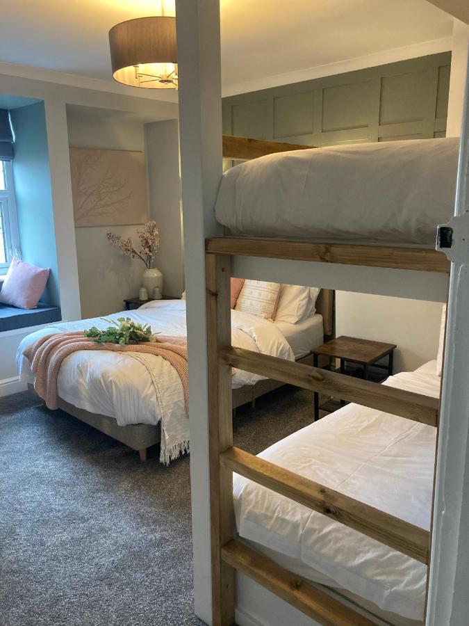 Abbey Court 2*